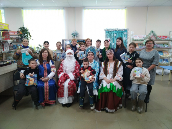 В Яншихово-Норвашской библиотеке состоялся яркий праздник «Чудесный праздник Рождества»