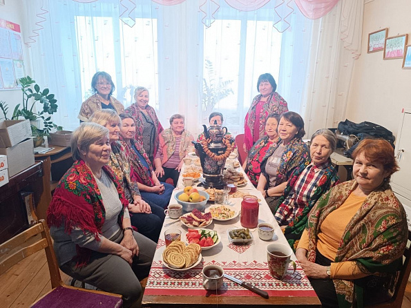 В рамках Масленичной недели Новобуяновской библиотеке  провели масленичные посиделки «Встречайте Масленицу"