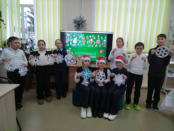 Креативная мастерская «Творим по-новогоднему» в Яншихово-Норвашской библиотеке