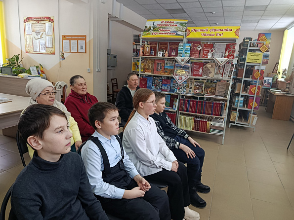 В Яншихово-Норвашской библиотеке прошел урок мужества «Суровая земля Афганистана»
